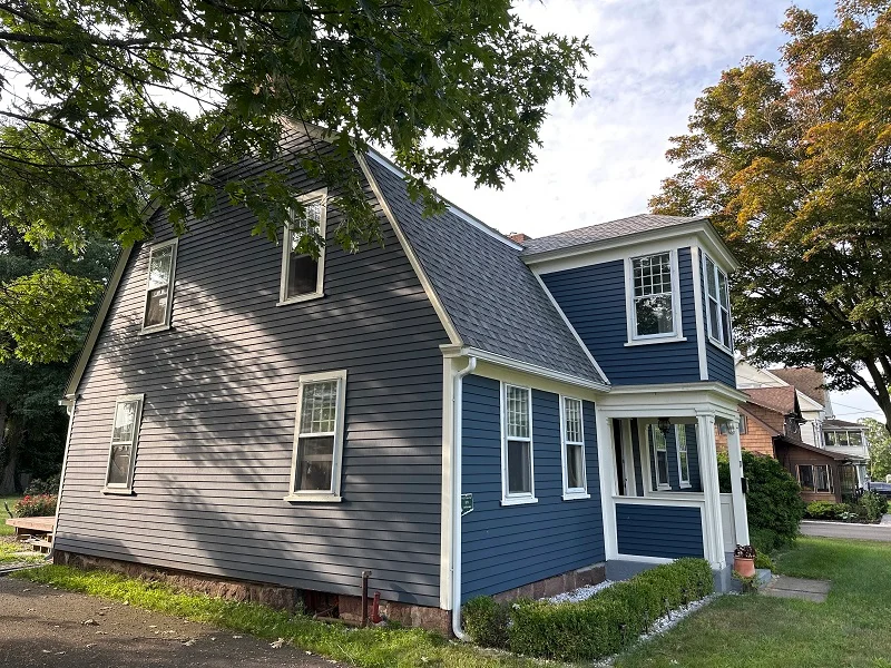 Old windows with poor energy efficiency 